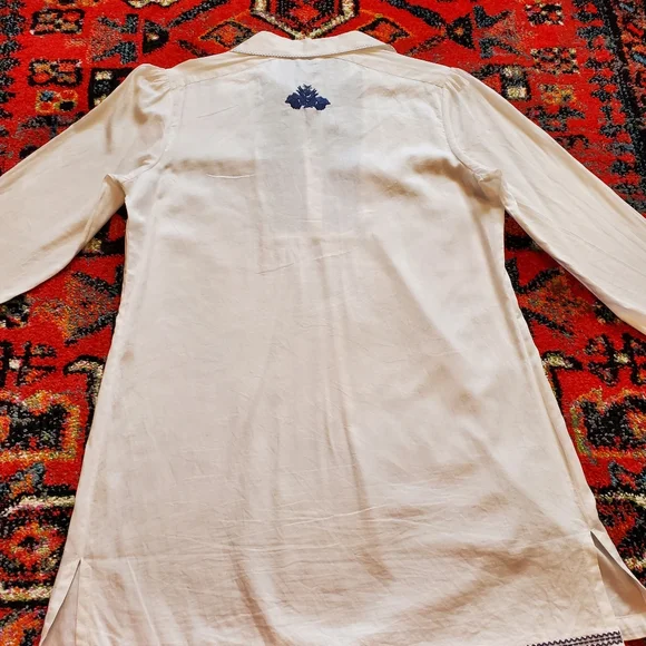 Selling Beautiful Women's Blue & White Long Sleeved Top with Floral Design - Picture 4 of 10